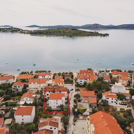 Apartmani Sanja Vodice Esterno foto