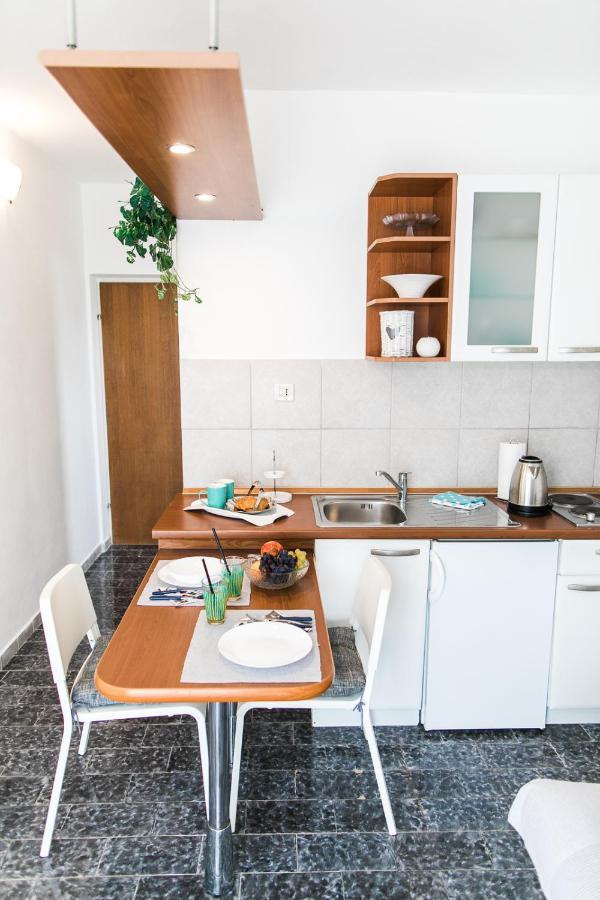 Apartmani Sanja Vodice Esterno foto
