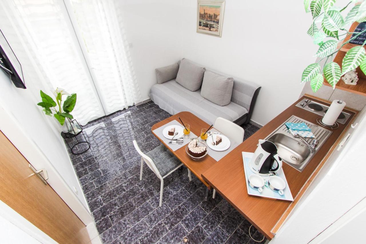 Apartmani Sanja Vodice Esterno foto