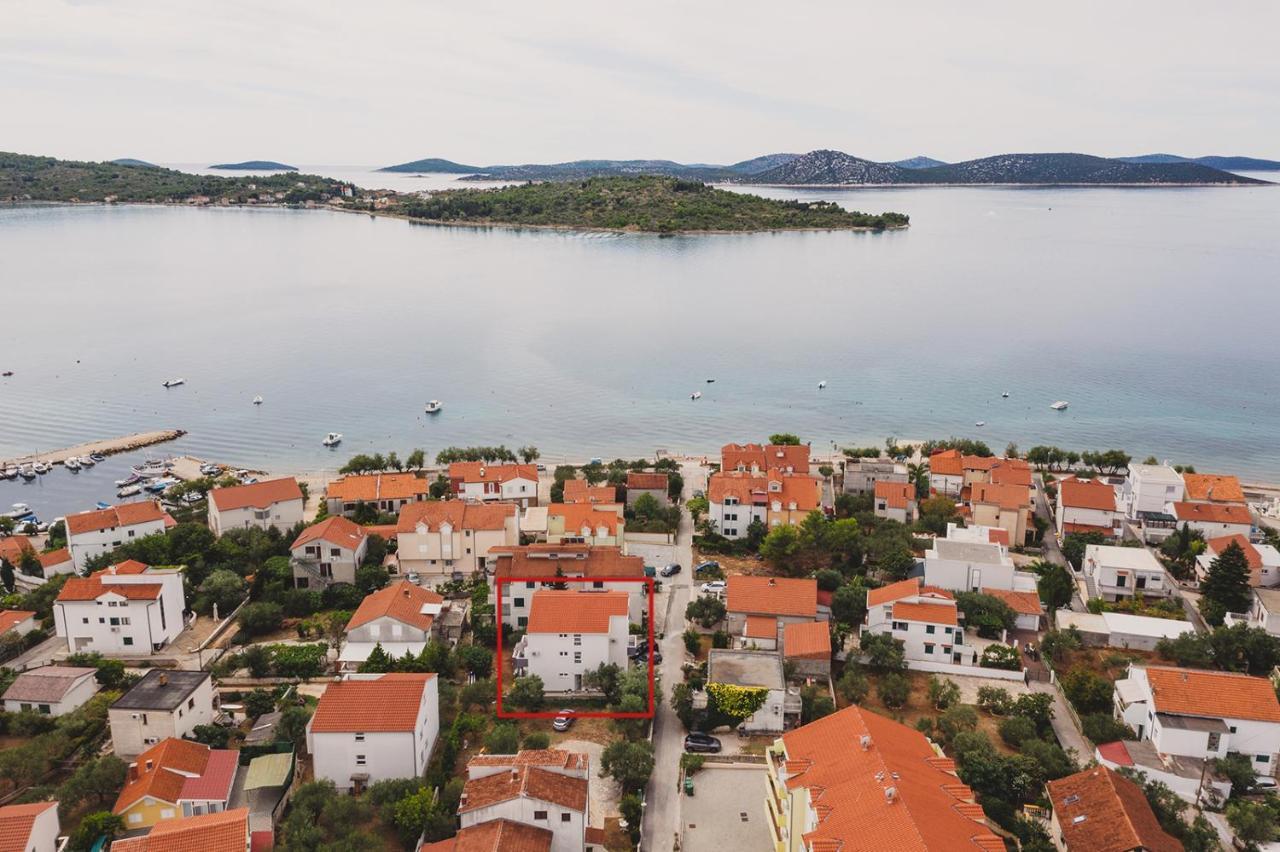 Apartmani Sanja Vodice Esterno foto