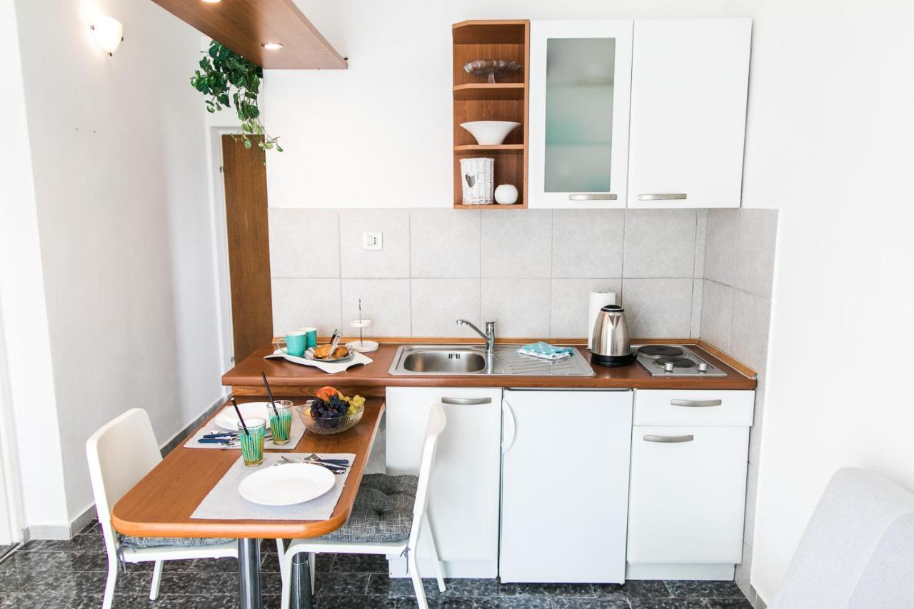 Apartmani Sanja Vodice Esterno foto