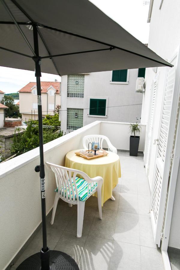 Apartmani Sanja Vodice Esterno foto