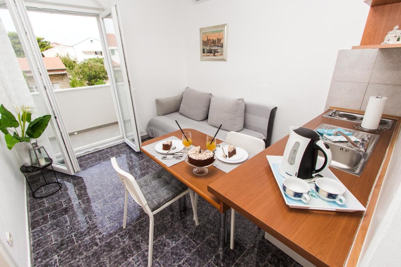 Apartmani Sanja Vodice Esterno foto