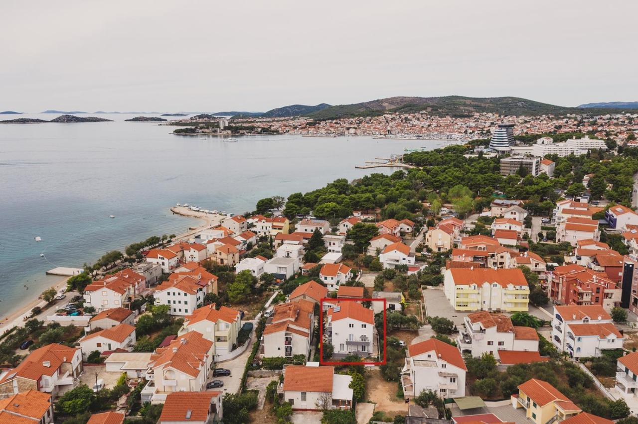 Apartmani Sanja Vodice Esterno foto