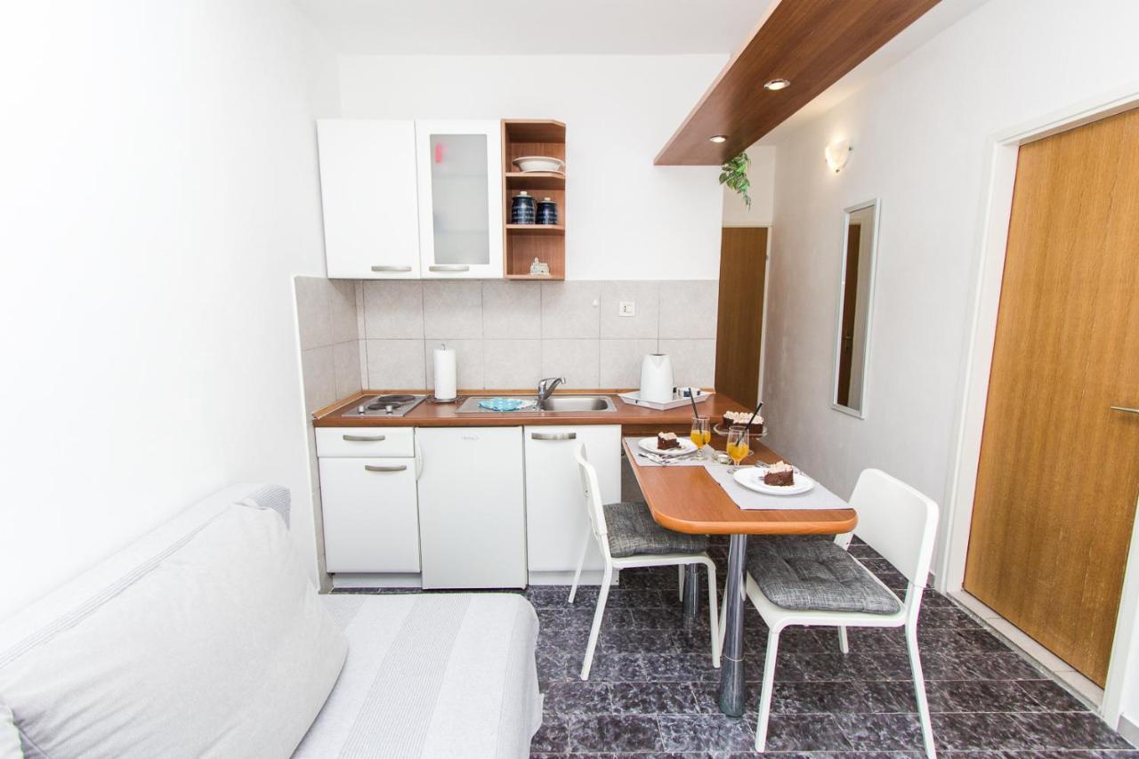 Apartmani Sanja Vodice Esterno foto