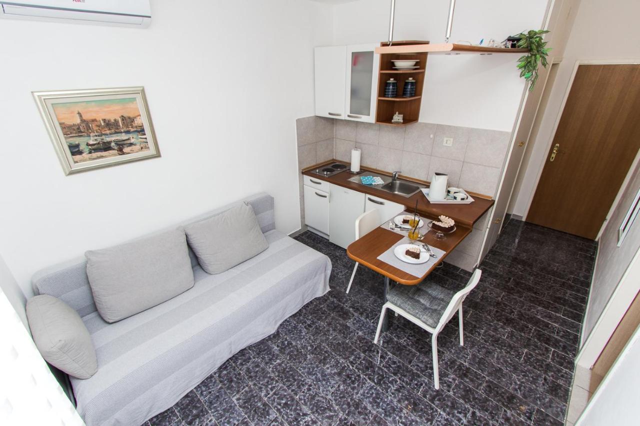 Apartmani Sanja Vodice Esterno foto