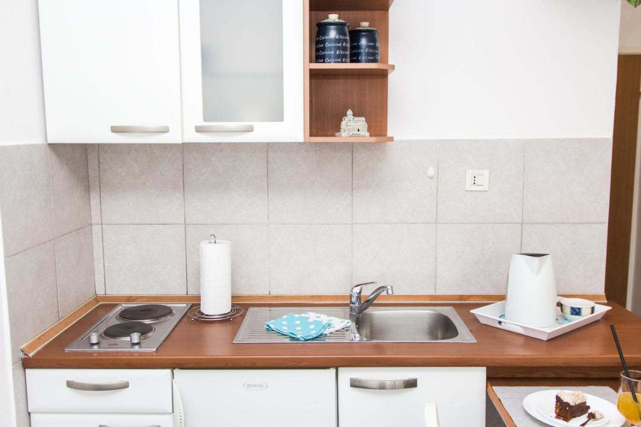 Apartmani Sanja Vodice Esterno foto